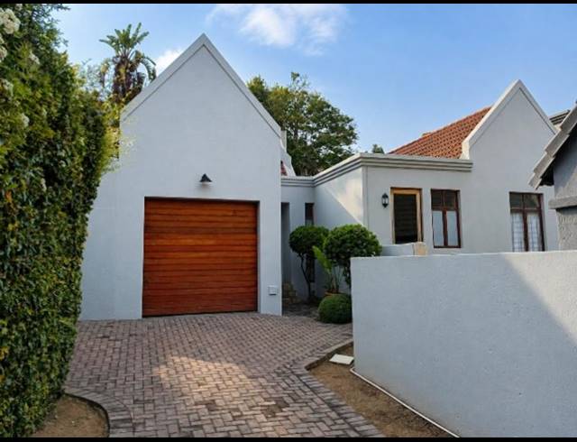 3 BEDROOM TOWNHOUSE FOR SALE IN MAGALIESSIG